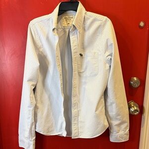 Abercrombie & Fitch Blue and White Striped Shirt size medium